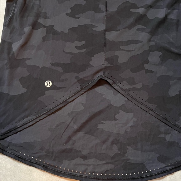 Lululemon Athletica Black Camo Tee. Small. Size 6. 17” pit to pit. Lulu. Active - Picture 4 of 6